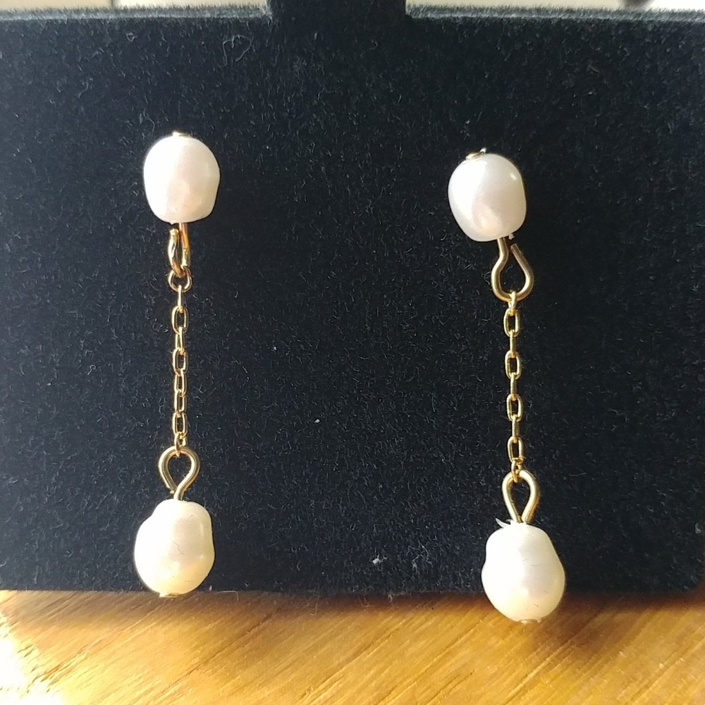 AVON Pearlesque Illusion Pierced Earrings